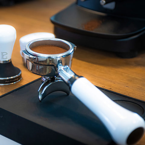 ด้ามชง Pullman Bottomless Portafilter 58mm (for La Marzocco, E61) - Solid Colors - Image 4