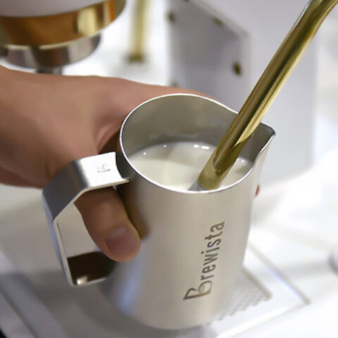 Milk Pitcher เหยือกสตีมนม Brewista "Precision" 480ml Sharp Spout Pitcher (มีแถบวัดอุณหภูมิเปลี่ยนสี) - Image 6
