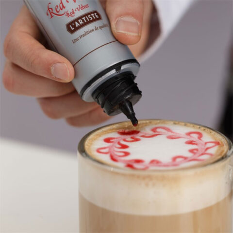 [NEW!] ปากกาซอสแต่งหน้าฟองนม L’Artiste Red Velvet 150ml - Image 4