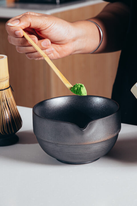 ชามชงชา มัทฉะ พร้อมปากเท Matcha Stirring Bowl with Spout (4 Color Choices) - Image 5