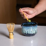 TOMOCHA ชามชงชา ทรงสูง พร้อมปากเท Matcha Stirring Bowl with Spout (Color Choice) - Image 2