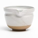 TOMOCHA ชามชงชา มัทฉะ พร้อมปากเท Matcha Stirring Bowl with Spout (Pure White V2.0) - Image 5